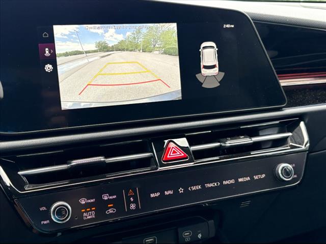 2025 Kia Niro EX Touring - Photo 10