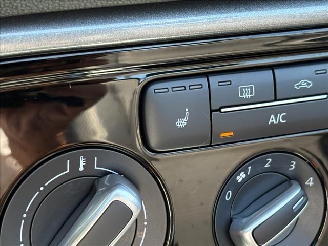 2018 Volkswagen Beetle Convertible SE - Photo 11