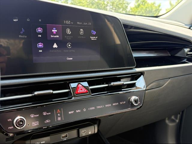 2025 Kia Niro EX - Photo 11
