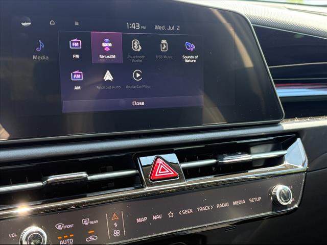2025 Kia Niro EX Touring - Photo 11