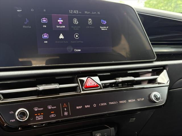 2025 Kia Niro EX - Photo 11