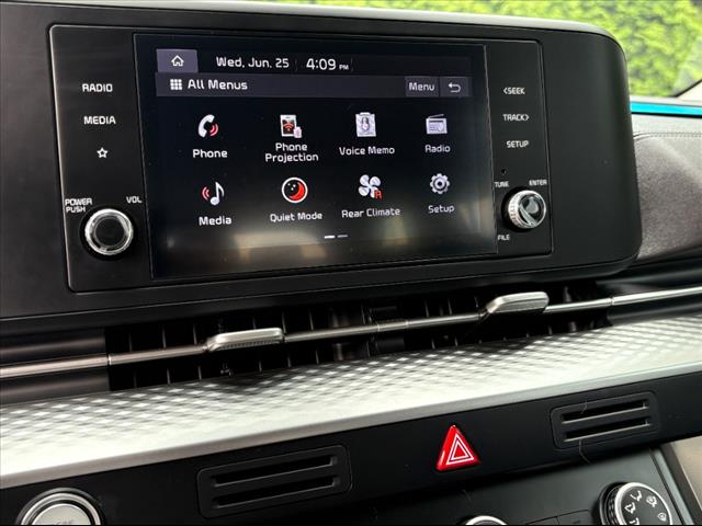 2023 Kia Carnival LX - Photo 11
