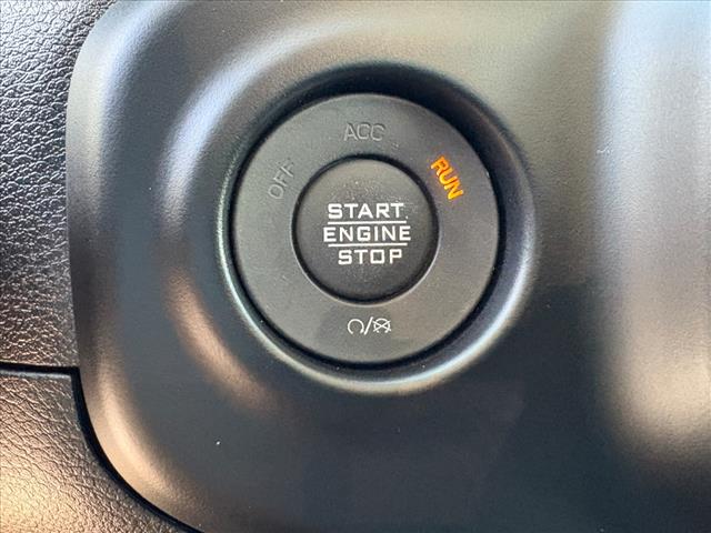2023 Jeep Wrangler Sahara - Photo 12