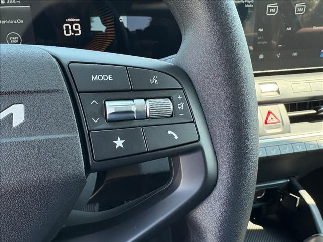 2025 Kia K4 LXS - Photo 12