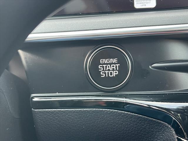 2025 Kia K5 GT-Line - Photo 12