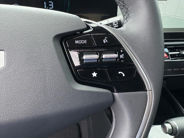 2025 Kia Niro EX - Photo 12