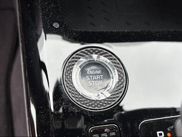 2025 Kia Niro EX - Photo 13