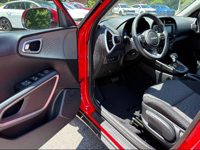 2025 Kia Soul LX - Photo 13