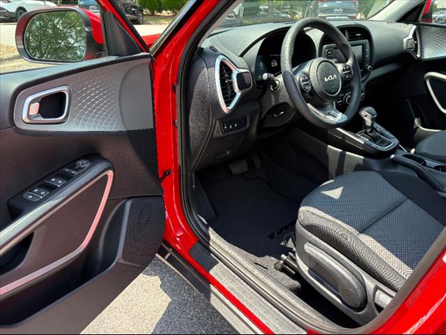 2025 Kia Soul LX - Photo 13