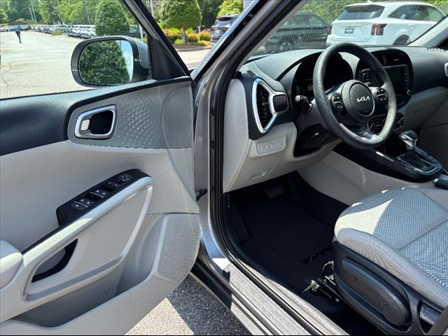 2025 Kia Soul LX - Photo 13