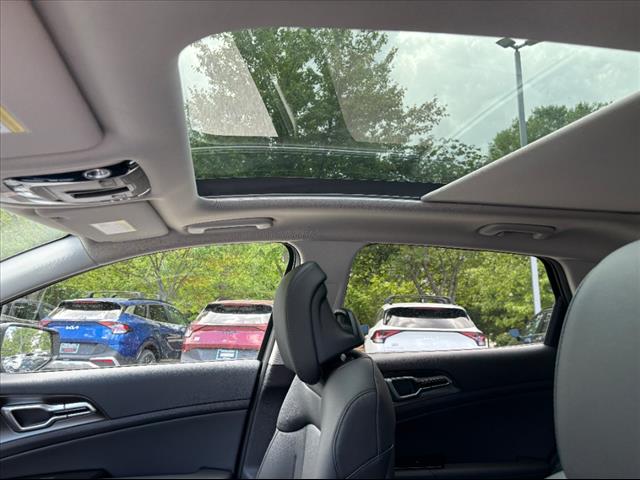 2025 Kia Sportage Hybrid EX - Photo 13