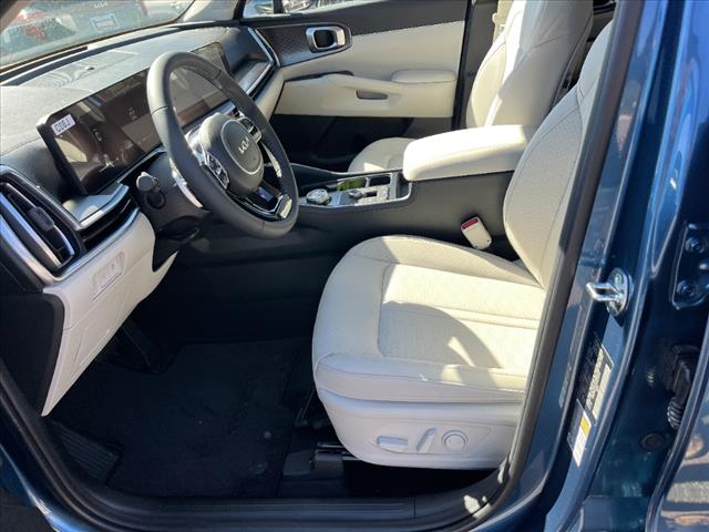 2025 Kia Sorento Hybrid EX - Photo 13