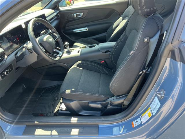 2024 Ford Mustang GT - Photo 14