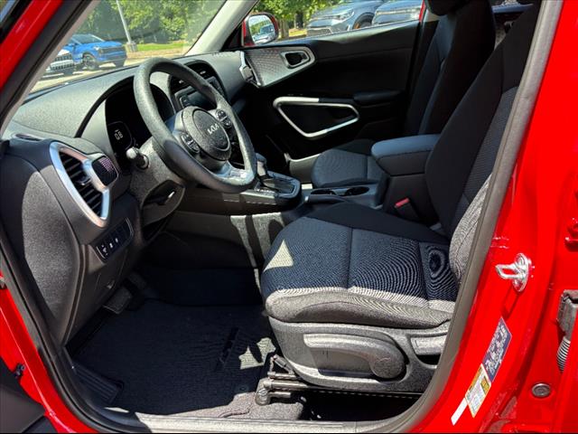 2025 Kia Soul LX - Photo 14
