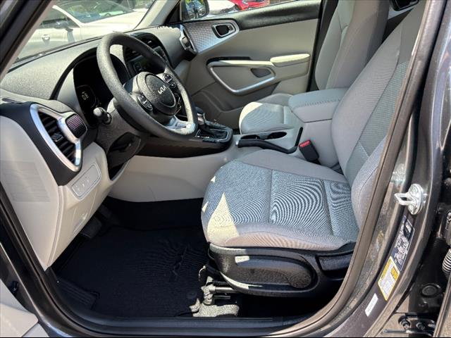 2025 Kia Soul LX - Photo 14