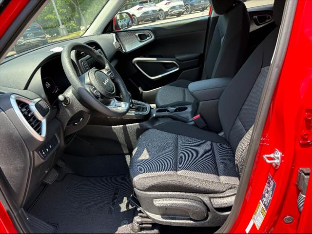 2025 Kia Soul LX - Photo 14