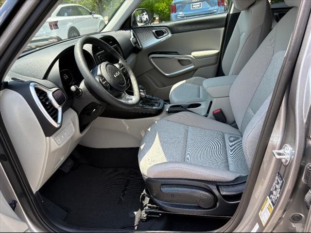 2025 Kia Soul LX - Photo 14