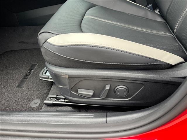 2025 Kia K5 GT-Line - Photo 15