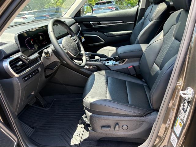2025 Kia Telluride S - Photo 16