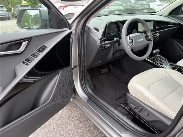 2025 Kia Niro EX - Photo 16