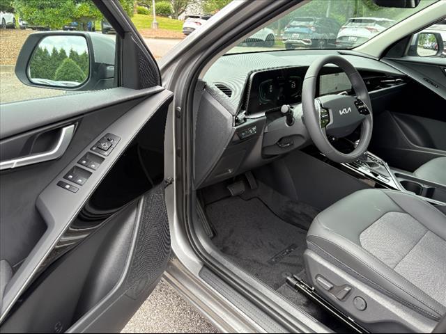 2025 Kia Niro EX - Photo 16