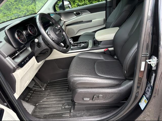 2023 Kia Carnival LX - Photo 16