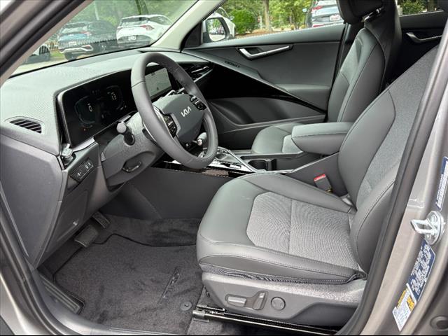 2025 Kia Niro EX - Photo 17