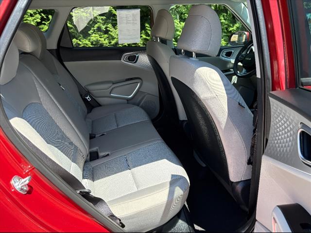 2024 Kia Soul LX - Photo 17