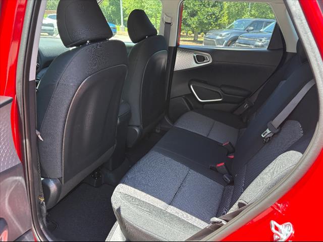 2025 Kia Soul LX - Photo 17