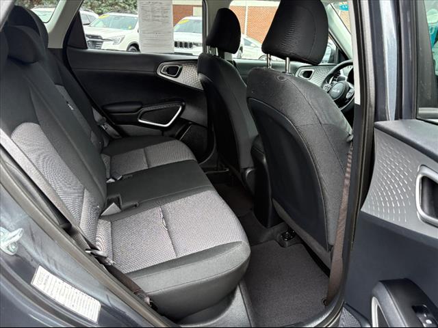 2024 Kia Soul LX - Photo 17