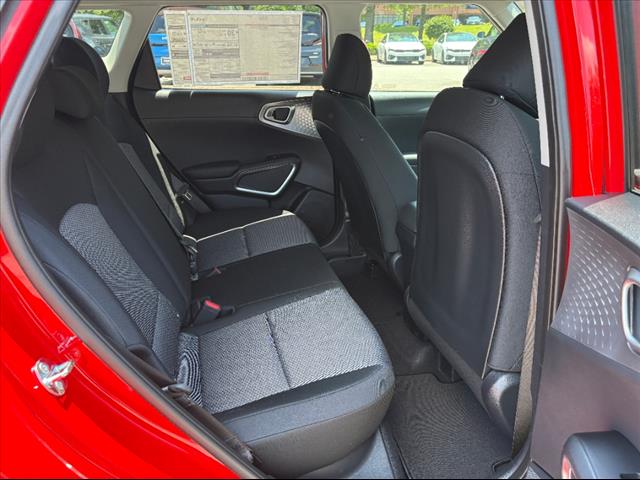 2025 Kia Soul LX - Photo 17