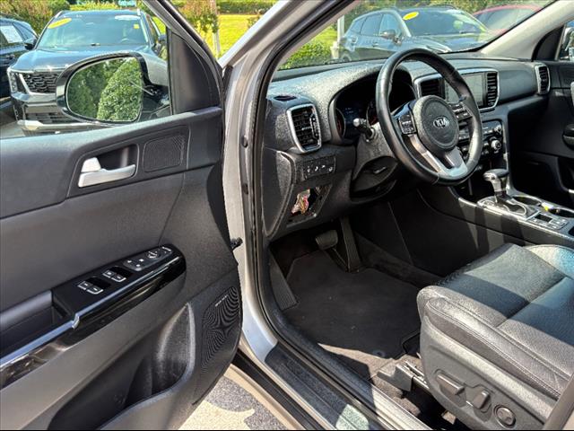 2022 Kia Sportage EX - Photo 17