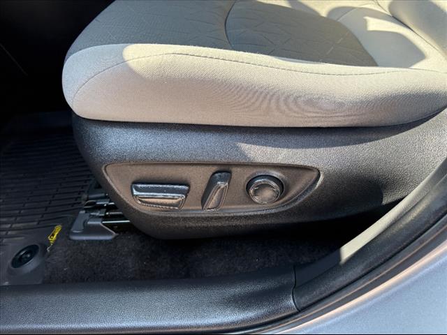 2021 Toyota RAV4 XLE Premium - Photo 18