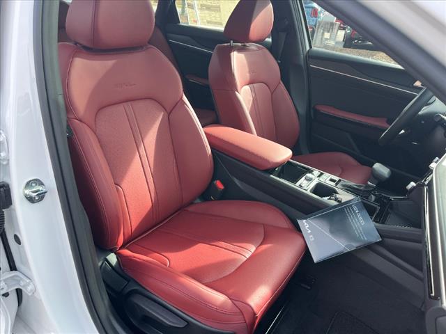 2025 Kia K5 GT-Line - Photo 18
