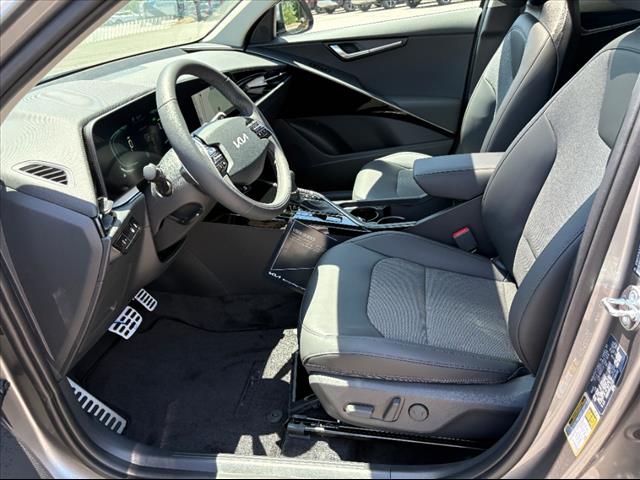 2025 Kia Niro EX Touring - Photo 18