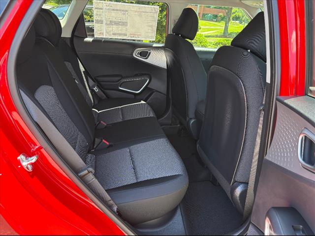2025 Kia Soul LX - Photo 18