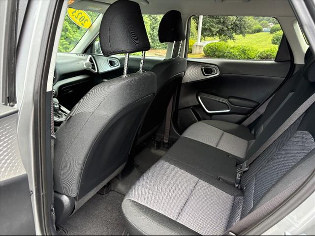 2023 Kia Soul LX - Photo 18