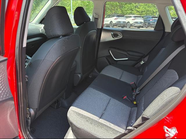 2025 Kia Soul LX - Photo 18