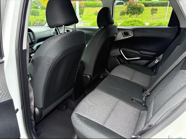 2023 Kia Soul LX - Photo 18