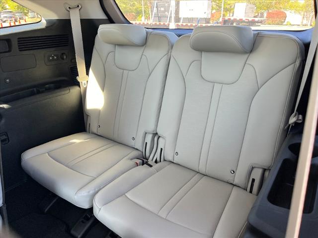 2025 Kia Sorento Hybrid EX - Photo 18