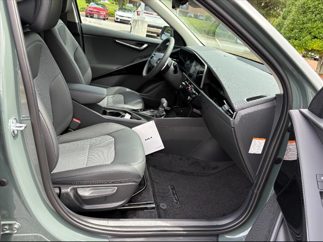 2025 Kia Niro EX - Photo 19