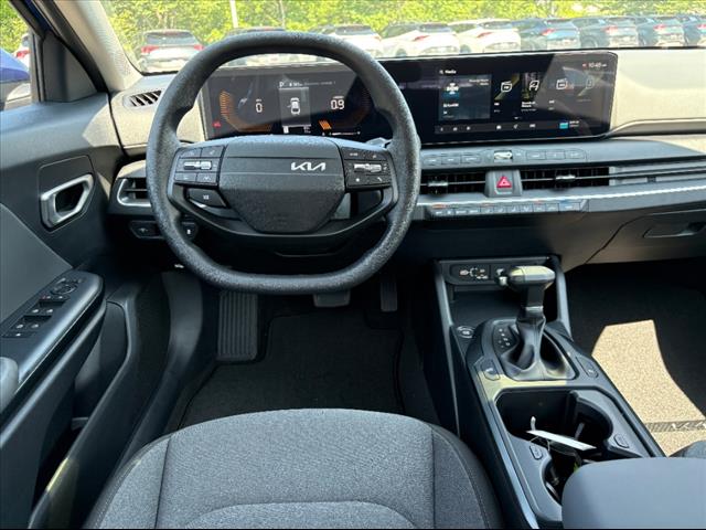 2025 Kia K4 LXS - Photo 21