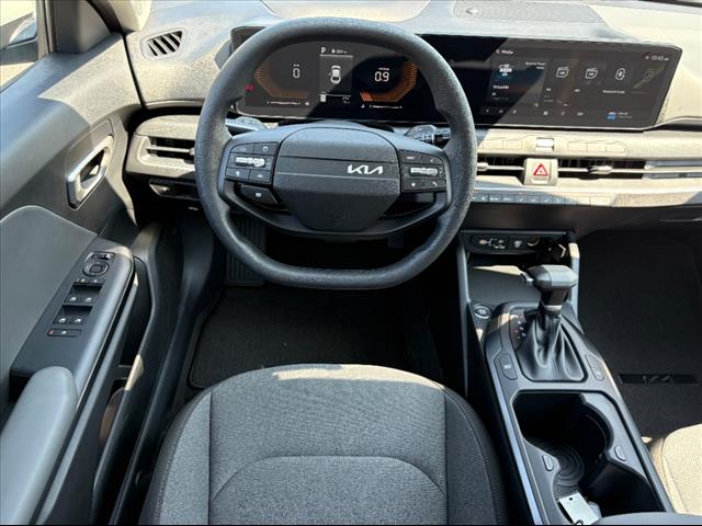 2025 Kia K4 LXS - Photo 21