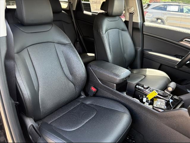 2025 Kia Sportage EX - Photo 21