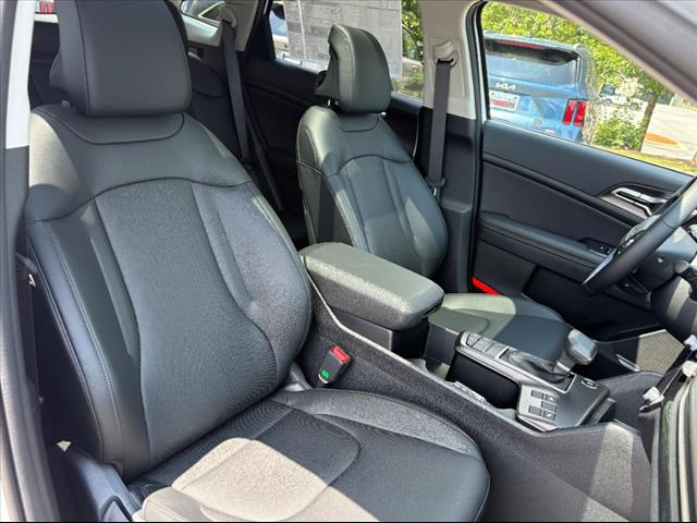 2026 Kia Sportage EX - Photo 21