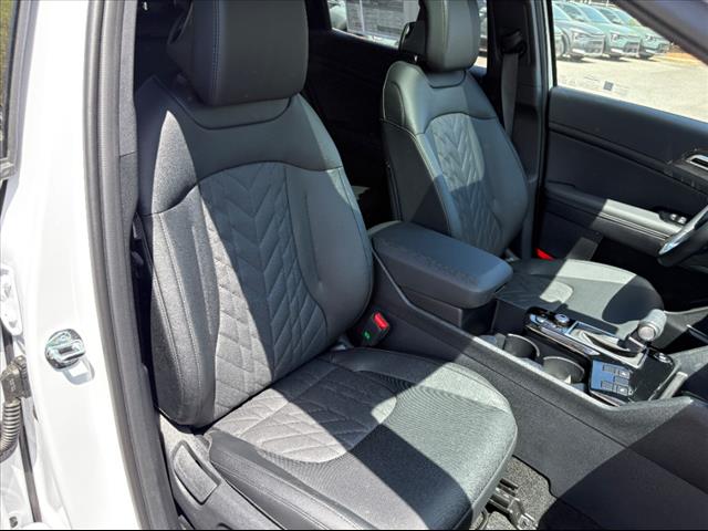 2025 Kia Sportage X-Line - Photo 21