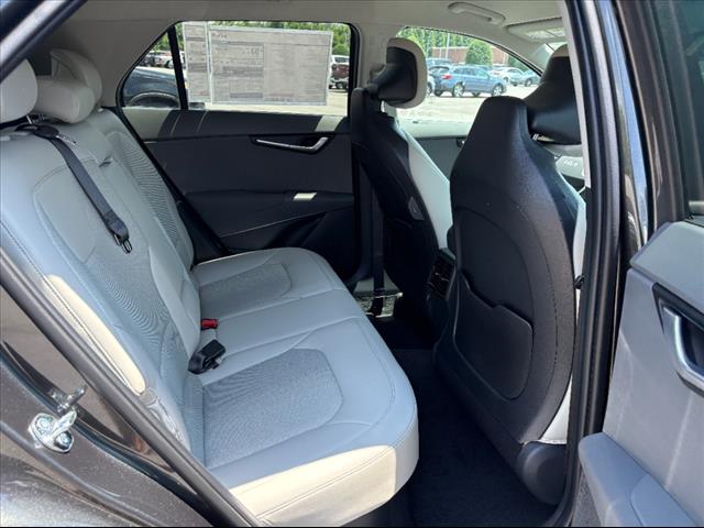 2025 Kia Niro EX - Photo 21