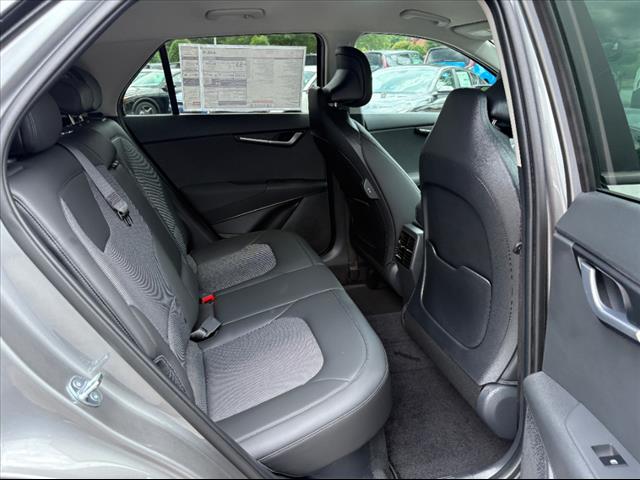 2025 Kia Niro EX - Photo 21