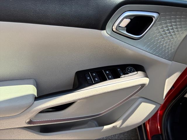 2024 Kia Soul LX - Photo 21