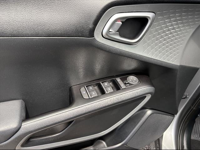 2023 Kia Soul LX - Photo 21